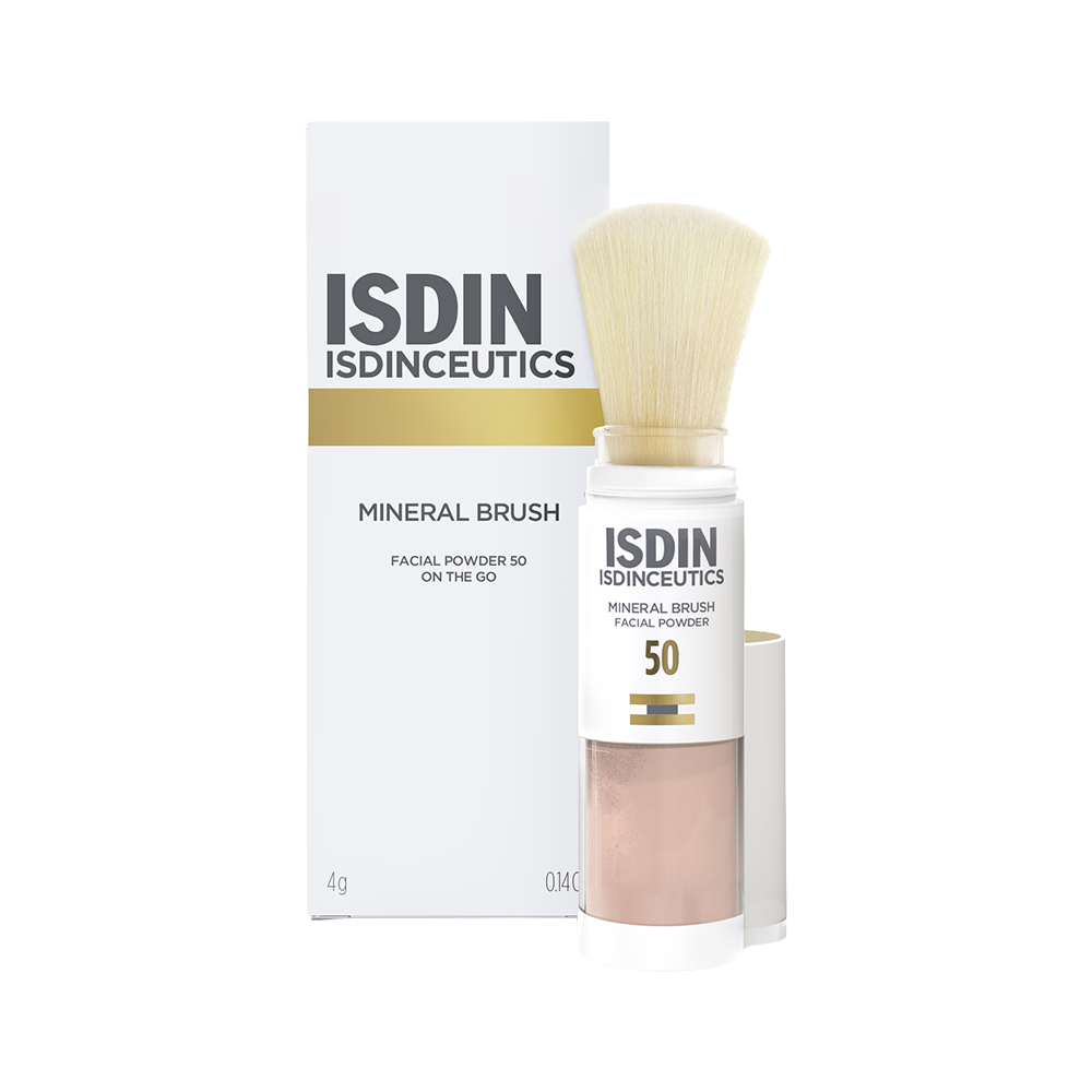 ISDIN ISDINCEUTICS Mineral Brush on white background