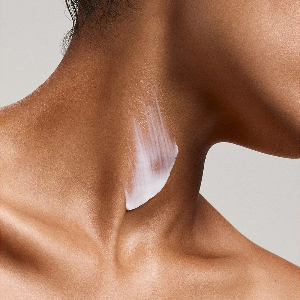 Texture swatch of U Beauty The Sculpt on models neck 