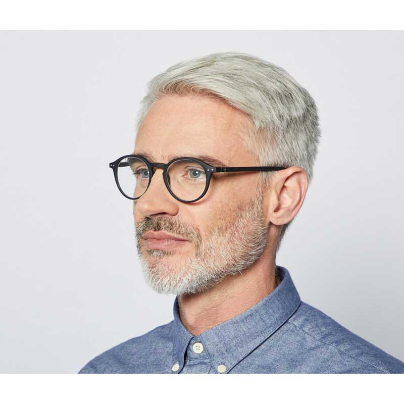 Man wearing Izipizi Paris Reading Glasses #D - The Iconic - Black